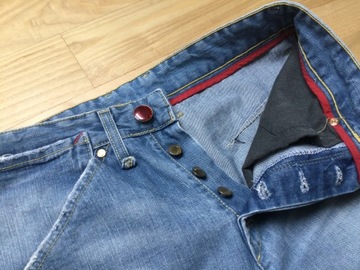 Modne damskie jeansy Levi's - 29/32 - pas: 80 !