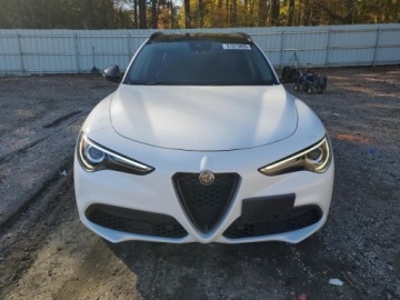 Alfa Romeo Giulia II Sedan 2.0 TBi 280KM 2018 Alfa Romeo Giulia 2018 ALFA ROMEO GIULIA Q4 2.0 Benzyna 280KM, zdjęcie 4