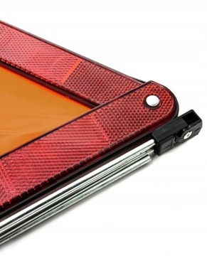 АВТОМОБИЛЬНЫЙ КОМПЛЕКТ БЕЗОПАСНОСТИ, ОГНЕТУШИТЕЛЬ И ТРЕУГОЛЬНИК