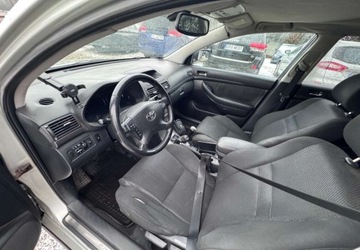 Toyota Avensis II Kombi 2.0 D-4D 116KM 2003 Toyota Avensis 2003 r. 2.0 Diesel 116KM, zdjęcie 9