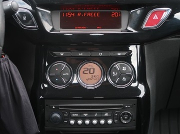 Citroen C3 II Hatchback facelifting 1.2 VTi 82KM 2014 Citroen C3 1.2 VTi, Salon Polska, Klima, zdjęcie 11