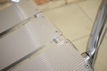 Столы для помещения/паба/ресторана + 2 стула