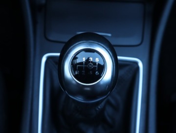 Mercedes Klasa A W176 Hatchback 5d Facelifting 180 122KM 2015 Mercedes A A 180, Serwis ASO, Klima, Klimatronic, zdjęcie 15