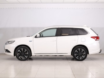 Mitsubishi Outlander III 2017 Mitsubishi Outlander 2.0 PHEV, 4X4, Automat, zdjęcie 2