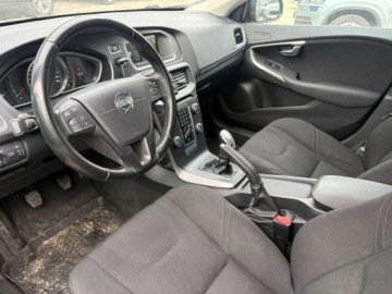 Volvo V40 II Hatchback 1.6 T3 150KM 2013 Volvo V40 1.6 benzyna150KM KineticGrzane foteleGrzana szybaSerwis ASOSalon, zdjęcie 8