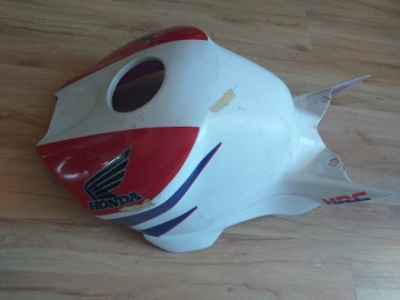 КРЫШКА ТОПЛИВНОГО БАКА HONDA CBR 1000RR SC57