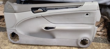 Передняя часть Передняя правая сторона Mercedes CLK W208