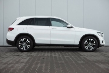 Mercedes GLC C253 SUV Facelifting 2.0 200d 163KM 2022 Mercedes-Benz GLC 200d 4Matic AMG Line Salon PL Autotrade 2.0 Diesel, zdjęcie 10