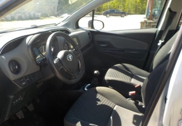 Toyota Yaris III Hatchback 5d Facelifting 2017 1.0 VVT-i 72KM 2020 Toyota Yaris Okazja Benzyna 73KM, zdjęcie 17