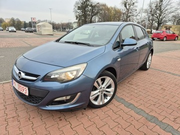 Opel Astra J Hatchback 5d 1.4 Twinport ECOTEC 100KM 2012 Opel Astra Oryginał Bezwypadkowy I Właścicie