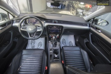 Volkswagen Passat B8 Variant Facelifting 1.5 TSI EVO 150KM 2022 Volkswagen Passat LEDY / Kamera / Gwarancja na ROK, zdjęcie 24