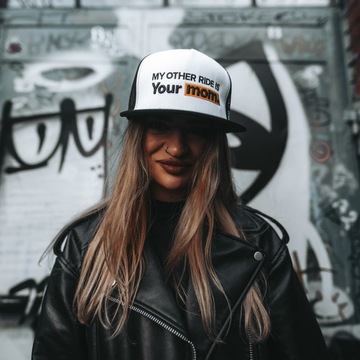 Czapka z Daszkiem Holy Blvk Mom Trucker Haft Premium 3D