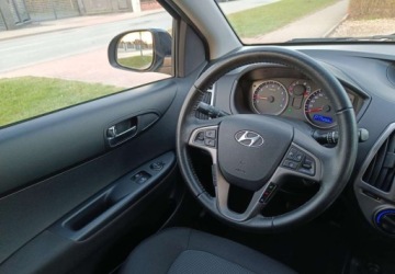 Hyundai i20 I Hatchback 5d Facelifting 1.4 CVVT 100KM 2014 Hyundai i20 2014 1.4 Benzyna 100KM Automatyczna skrzynia biegów, zdjęcie 31
