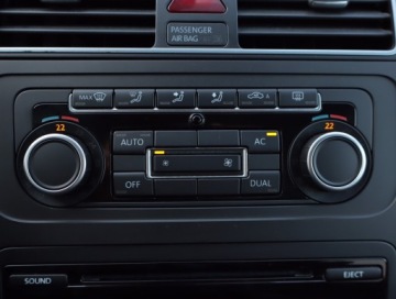 Volkswagen Touran II 1.6 TDI 105KM 2011 VW Touran 1.6 TDI, DSG, Klima, Klimatronic, zdjęcie 11