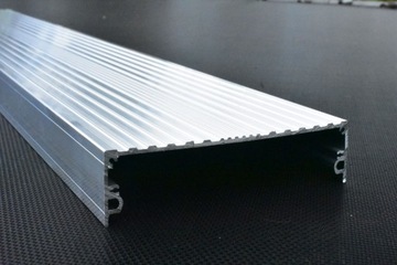 Алюминиевый профиль 120 x 30 идеально подходит для лампы