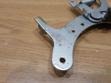 КРЕПЛЕНИЕ ТРОСА РЫЧАГА КОСИЛКИ NAC 1P56F