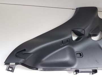 MITSUBISHI ECLIPSE CROSS 18- КРЫШКА ЗАДНЕЙ СТОЙКИ ЛЕВАЯ