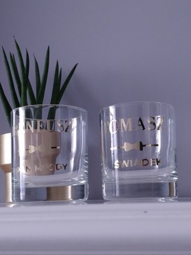 2 бокала для виски с надписью MIRROR Wedding.