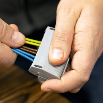 WAGO GELBOX MUFA KABLOWA ŻELOWA PRZELOTOWA NA 3 SZYBKOZŁĄCZKI 0,2-4mm2 IPX8