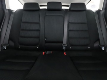 Mazda 6 III Kombi Facelifting 2.0 SKYACTIV-G 145KM 2016 Mazda 6 Tempomat Czujniki parkowania Automatyczna, zdjęcie 17