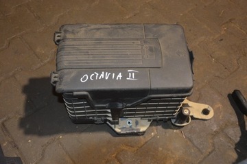 Skoda Octavia II Obudowa, podstawa akumulatora