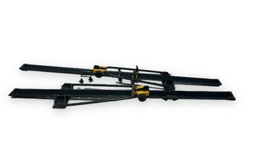 Багажник Thule на крышу с держателями для велосипедов.