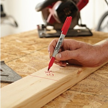 Перманентный маркер Sharpie Fine красный