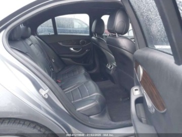 Mercedes Klasa C W205 2018 Mercedes-Benz Klasa C 300 2018 2.0l 2.0 Benzyna 241KM, zdjęcie 12