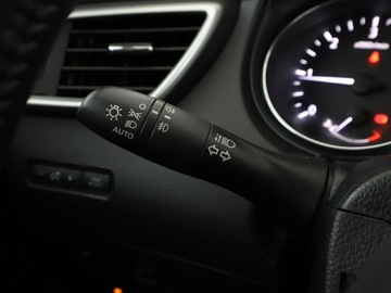 Nissan Qashqai II Crossover 1.6 dCi 130KM 2015 Nissan Qashqai automat navi klima auto kamera 360, zdjęcie 30