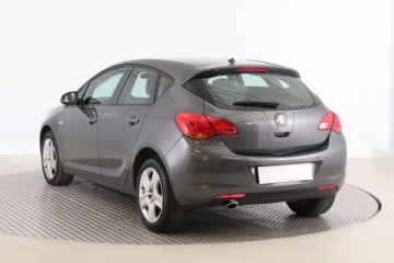 Opel Astra J Hatchback 5d 1.4 Turbo ECOTEC 140KM 2012 Opel Astra 1.4 T, Klima, Tempomat, Parktronic, zdjęcie 3