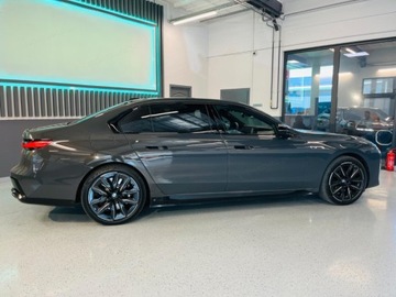 BMW Seria 7 G70 Sedan Plug-In 3.0 M60e 571KM 2025 BMW Seria 7 M760e xDrive Sedan 3.0 (571KM) 2025, zdjęcie 2