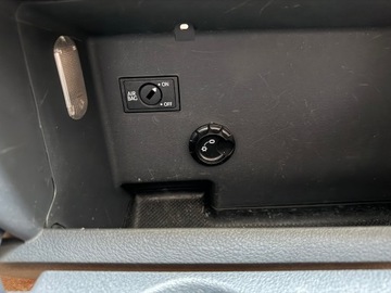 DESKA KONZOLA AIRBAG VW TOURAN 2007R