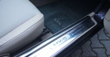 Mazda MX-5 II 1.6 16V 110KM 2004 Mazda MX-5 Memories LimitedEdition DrewnianeWykonczeniaJasna Skora1Wlascic, zdjęcie 15