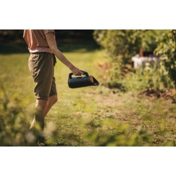 Ручная сеялка для внесения удобрений FISKARS РАЗБРАСЫВАТЕЛЬ