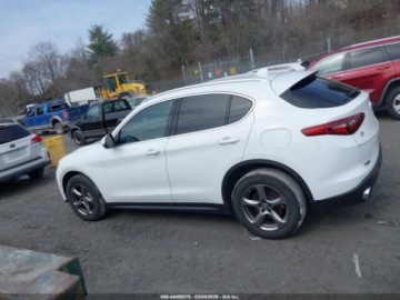 Alfa Romeo Stelvio SUV Facelifting 2.0 Turbo 280KM 2021 Alfa Romeo Stelvio 2021 2.0 Benzyna 280KM, zdjęcie 2