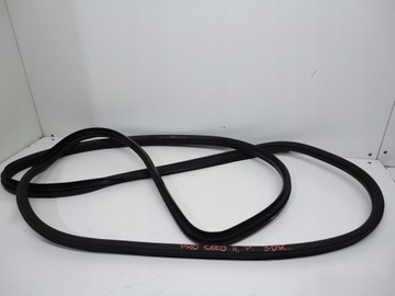 KIA PRO CEED II USZCZELKA KAROSERYJNA DRZWI PRAWA 2012-