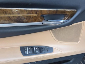 BMW Seria 7 F01 Sedan Facelifting 730d 258KM 2012 BMW 7 730d xDrive 3.0l diesel 258KM xDrive AWD/4X4 8 lat w jednych rękach, zdjęcie 8