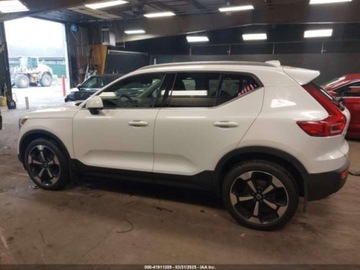 Volvo XC40 Crossover 2.0 T5 247KM 2018 Volvo XC 40 2019 VOLVO XC40 T5 INSCRIPTION 2.0 Benzyna 248KM, zdjęcie 8