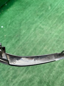 RENAULT MEGANE IV ПЕРЕДНЯЯ ХРОМИРОВАННАЯ РЕШЕТКА 623851211R