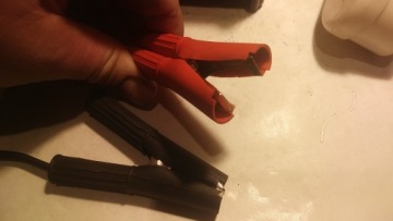 Автомобильный выпрямитель 12V 4A Бестерский польский твердый солидный солидный солидный