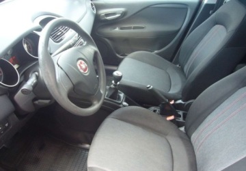 Fiat Punto Punto 2012 Hatchback 3d 1.2 8v 69KM 2014 Fiat Punto Fiat Punto IV Salon PL 1.2 Benzyna 69KM, zdjęcie 10