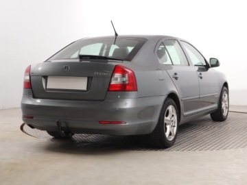 Skoda Octavia II Hatchback Facelifting 1.6 TDI CR DPF 105KM 2012 Skoda Octavia 1.6 TDI, Klima, Klimatronic, zdjęcie 4