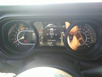 Jeep Wrangler IV 2025 Jeep Wrangler Sahara Convertible 2025 3.6 Benzyna 285KM, zdjęcie 14