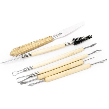 Набор инструментов для лепки из глины.