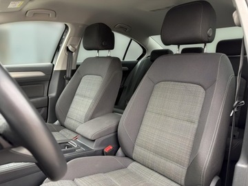Volkswagen Passat B8 Variant Facelifting 1.5 TSI EVO 150KM 2022 Volkswagen Passat 1.5 TSI / 150 KM DSG Bussines Sa, zdjęcie 11