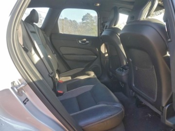 Volvo XC60 II Crossover T5 250KM 2020 Volvo XC 60 T5 R-Design 2020 2.0 Benzyna 250KM, zdjęcie 11