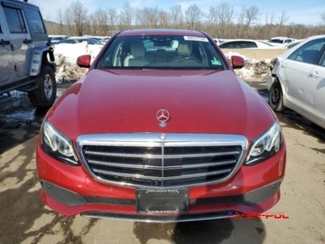 Mercedes Klasa E W213 2017 Mercedes-Benz Klasa E 2017 r., 2,0L 300 4MATIC 2.0 Benzyna 241KM, zdjęcie 1