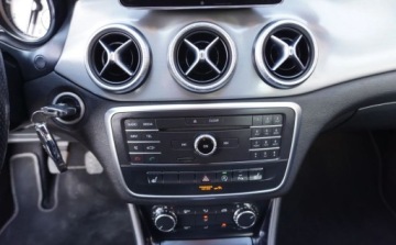Mercedes CLA C117 Shooting Brake 1.6 200 156KM 2015 Mercedes-Benz CLA Bezwypadkowy Serwisowany 1-Wlasciciel Navi Xenon Pdc Asy, zdjęcie 21