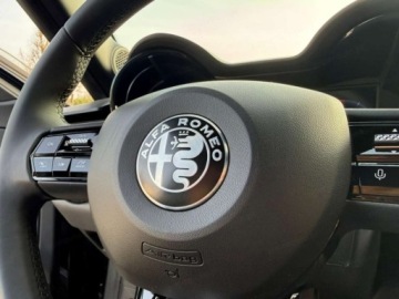 Alfa Romeo Junior SUV 1.2 Hybrid 145KM 2026 ALFA ROMEO Junior Ibrida Ti Suv 1.2 (145KM) 2026, zdjęcie 7