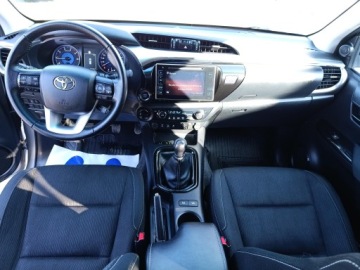 Toyota Hilux VIII Pojedyncza kabina 2.4 D-4D 150KM 2019 Toyota Hilux 2.4 D-4D Double Cab SR5 4x4 Toyota Hi, zdjęcie 17